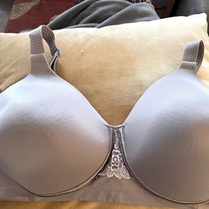 VANITY FAIR TAN/NUDE BRA FULL COVERAGE THICK STRAPS HARDLY WORN 3 HOOKS NO WIRE
